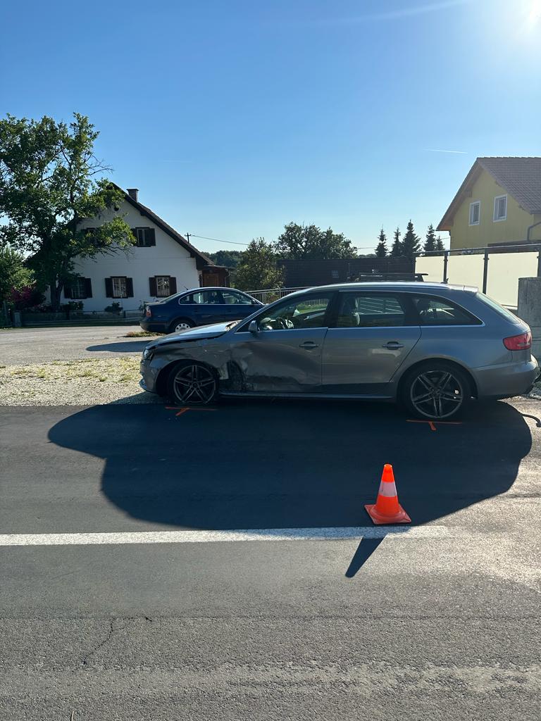 Kollision zwischen zwei Fahrzeugen