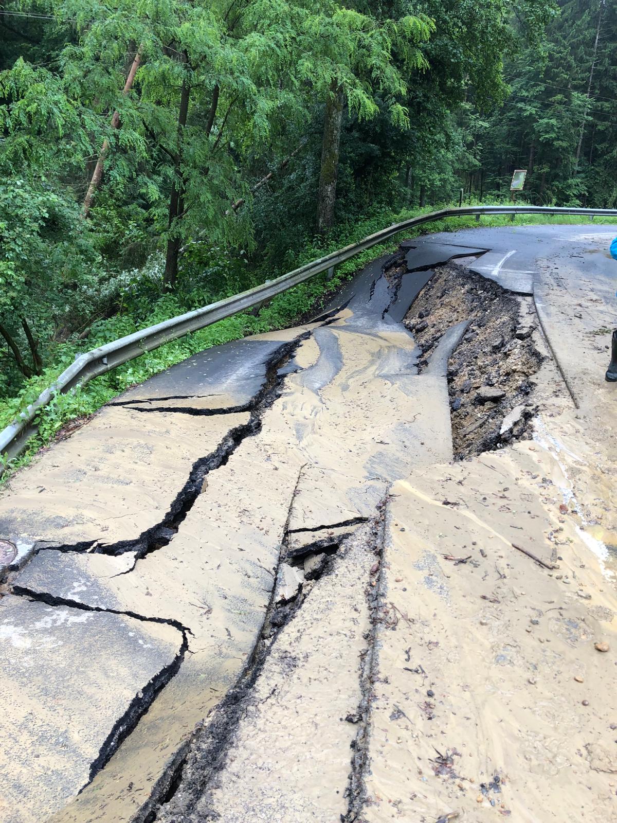 Schwere Unwetter und Überschwemmungen